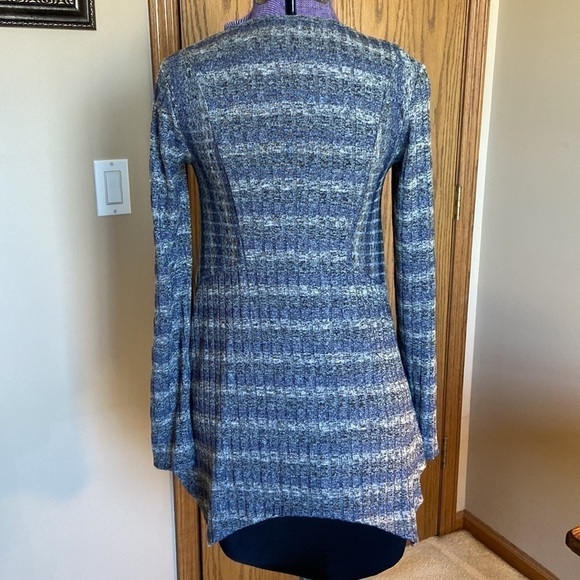 𝅺Knox Rose Handkerchief Hem Tunic Sweater Blue and Gray Size Small - Picture 3 of 10